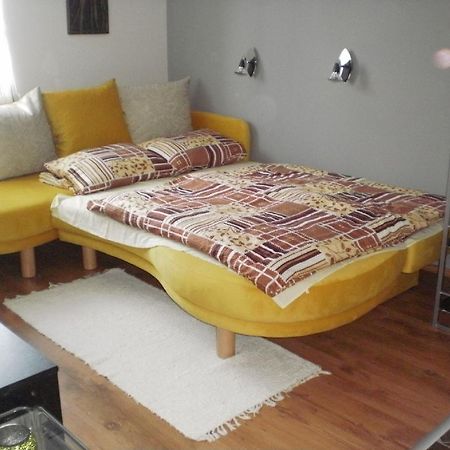 Molni Apartment Balatonfuzfo Exterior photo
