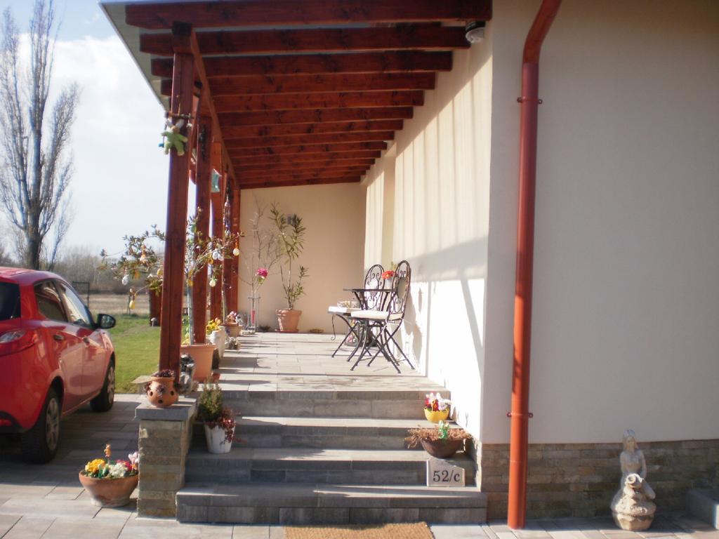 Molni Apartment Balatonfuzfo Exterior photo