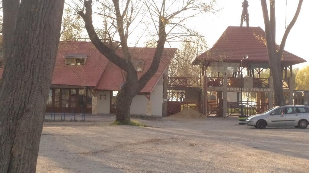 Molni Apartment Balatonfuzfo Exterior photo