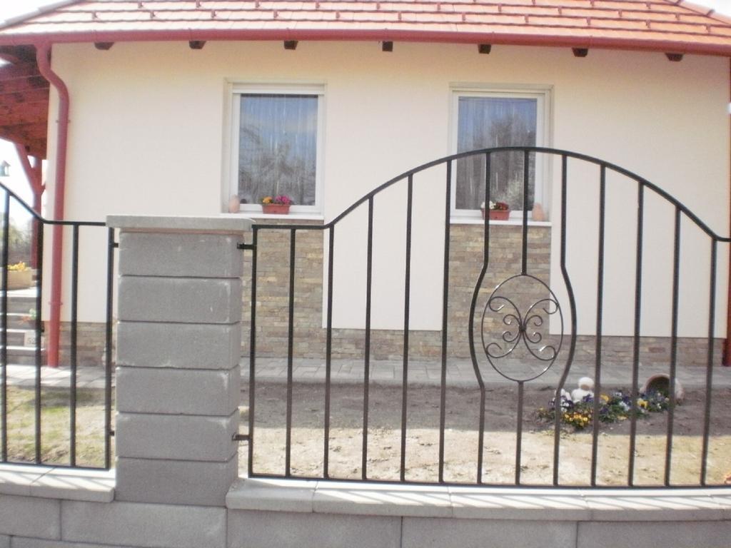 Molni Apartment Balatonfuzfo Exterior photo